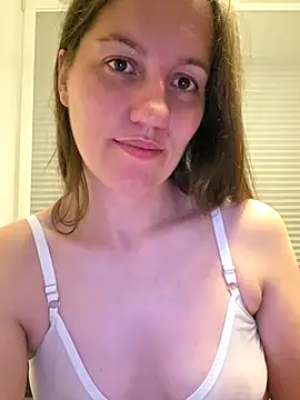 XXX chat uživo modela Nicole-Ray