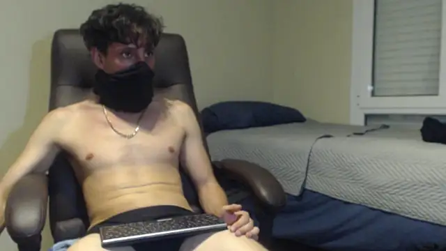 kikelargo22 – Naživo XXX chat