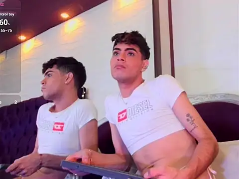 Nicolass_23: απευθείας συνομιλία ΧΧΧ