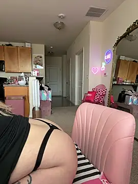 PiggyRose live XXX chat