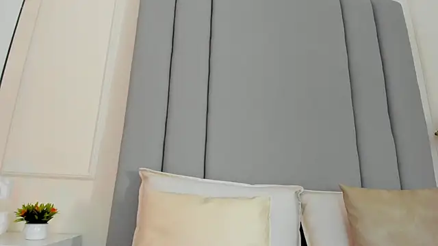 CannelaSmith's Live XXX Chat