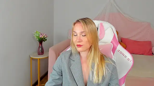 ElaraVoltage – Live XXX-chat