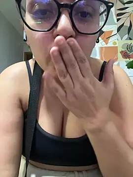 Chat +18 de midsize_94 ao vivo