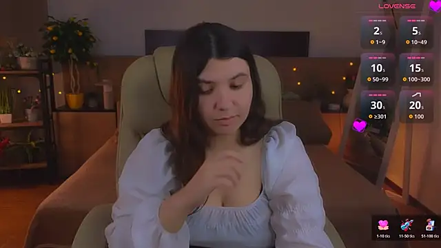 Viola__Shy Adlı Modelin Canlı XXX Sohbeti