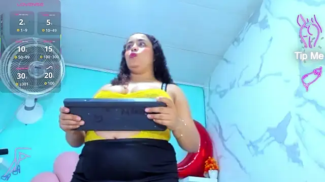 צ'אט XXX בשידור חי של cristal_horny19