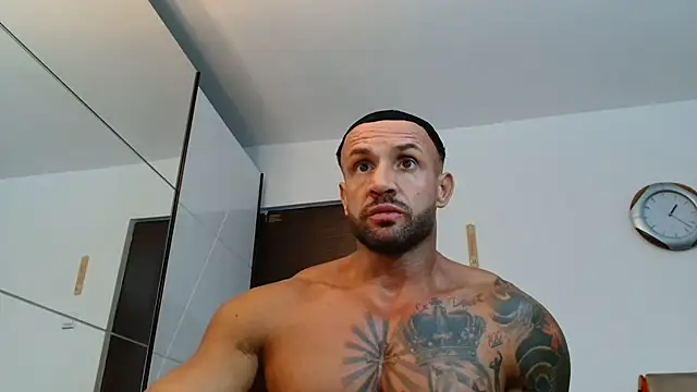 Magnificmuscles89のライブXXXチャット