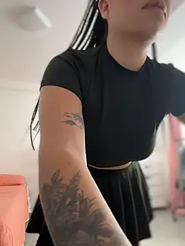 JuanitaMore01 live XXX chat