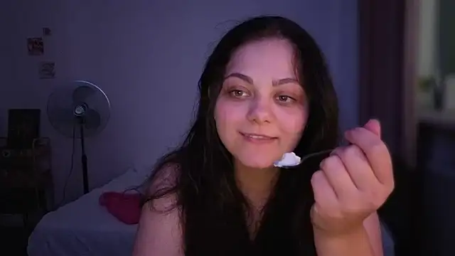 _Mikky_lil_ Chat XXX in diretta