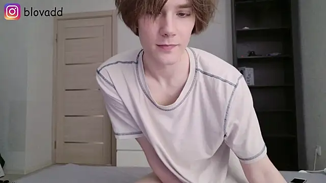 Show modela callmenineoneseven na web-kameri