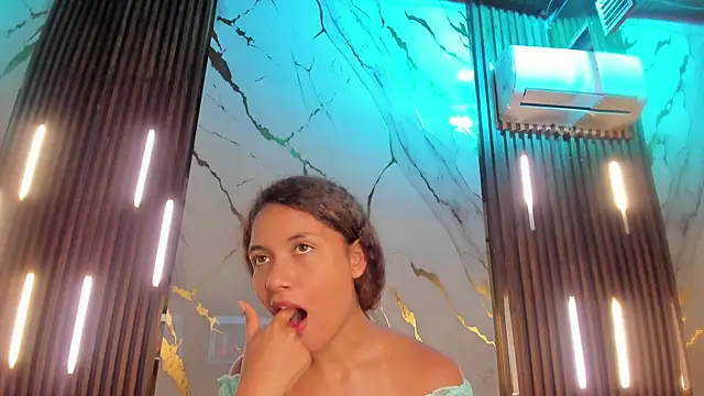 VictoriaDuart's Live XXX Chat