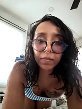 Chat +18 de -CoconutCandy- ao vivo