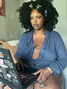 צ'אט XXX בשידור חי של juicy_janet