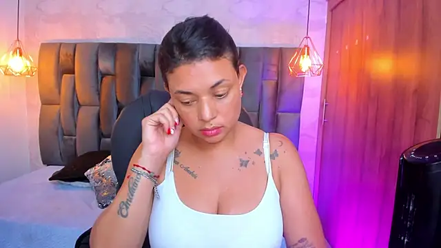 ChloeSmith9 live XXX chat