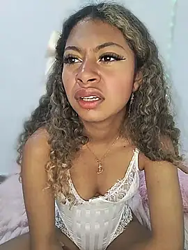 kimmye_333 élő XXX-chatje