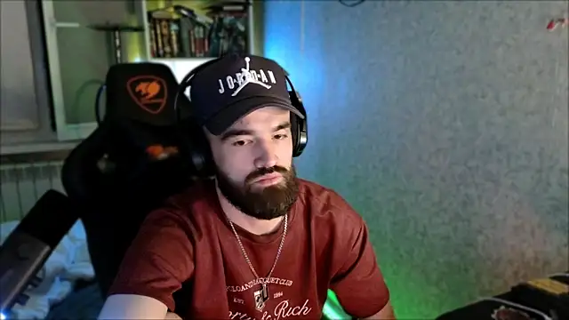 XXX chat uživo modela _Serious_Man