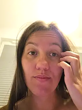 Chat +18 de Nicole-Ray ao vivo