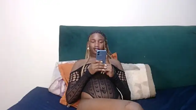 TallHornyTrans' Live XXX Chat