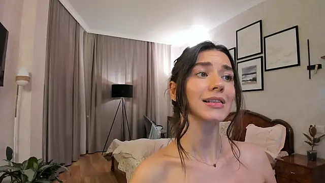 XXX chat uživo modela NicoleLuv