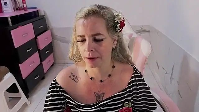 HannaBrave Chat XXX in diretta