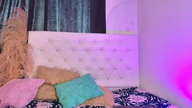 tatixxxvega 现场XXX聊天