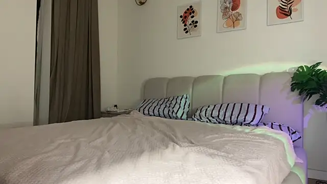 Kelly_Berry__'s Live XXX Chat