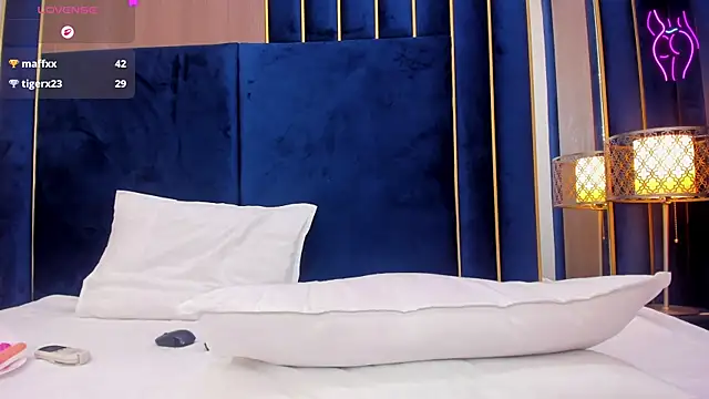 Chat +18 de tenny_shy ao vivo