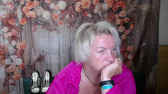 XXX chat uživo modela RenataDaster