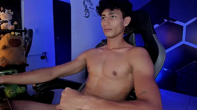 MaxiimoRomano_ Live XXX Chat