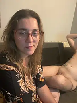 lepetitcouple1013 Webcam show