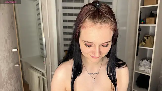Velvet_Kate Adlı Modelin Canlı XXX Sohbeti
