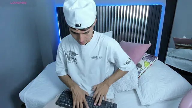 Axel_Mendozaa's Live XXX Chat