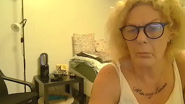 belgianshantie's Live XXX Chat