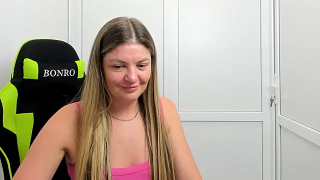 Chat XXX en directo de MiaSummerr_