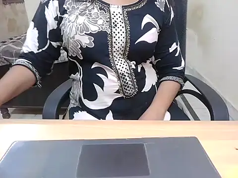 Bold-Divya1's Webcam Show