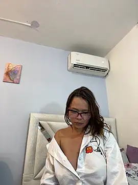 SophiaQueens 现场XXX聊天
