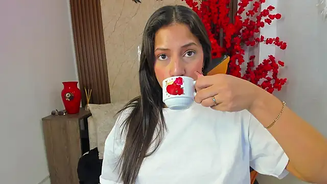 Chat XXX en directo de Atiena_