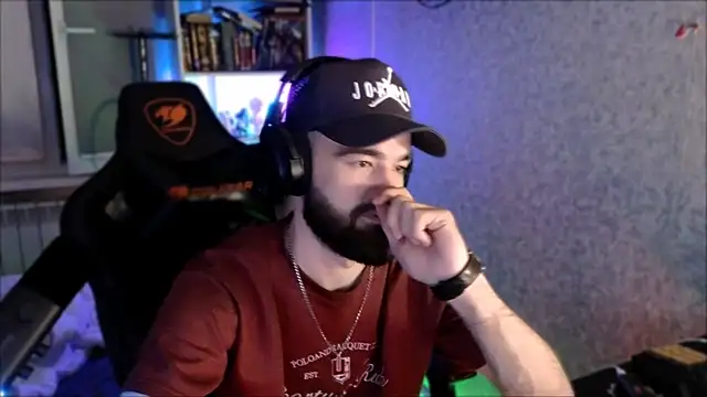 XXX chat uživo modela _Serious_Man
