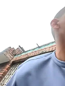 XXX chat uživo modela Tiger_cryad