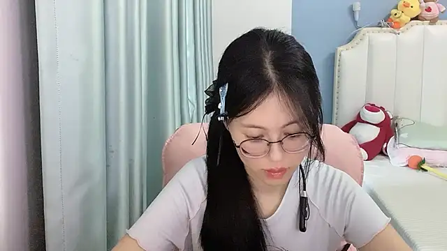 Luna-666 Adlı Modelin Canlı XXX Sohbeti