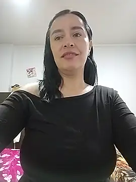 hailey85 Adlı Modelin Canlı XXX Sohbeti