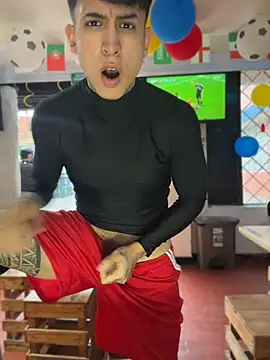 XXX chat uživo modela _Tomy08calderon