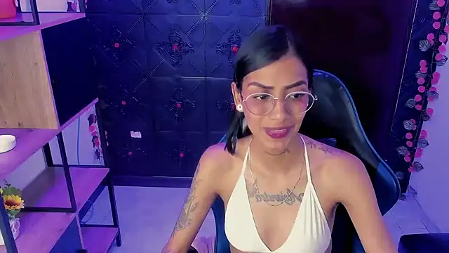 Chat XXX en directo de KarlaSlutSkinny__