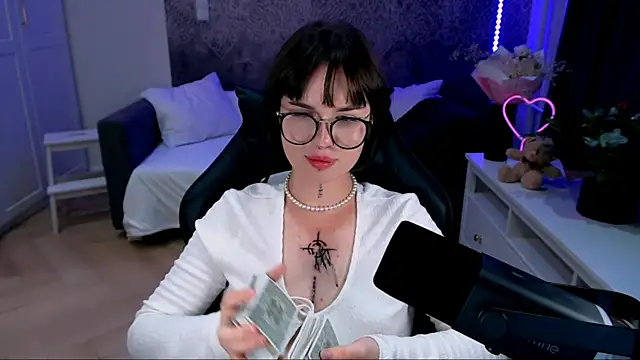NonaWhyNot Chat XXX in diretta