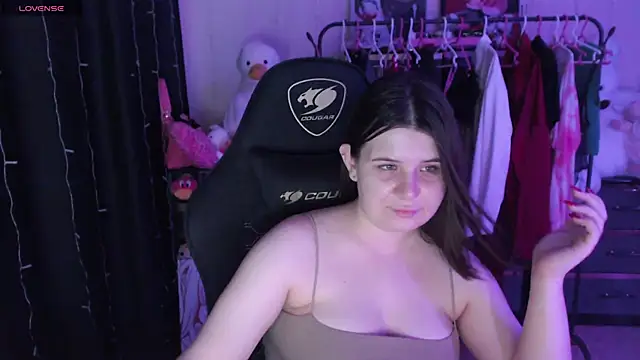 AmyVibess Adlı Modelin Canlı XXX Sohbeti