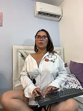 دردشة SophiaQueens الجنسية المباشرة