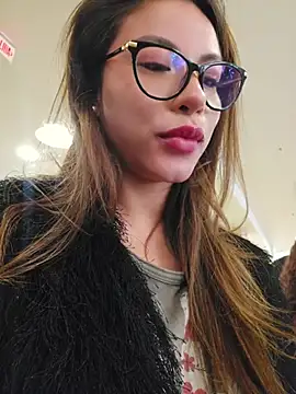 Karen_San_Miguel Show in webcam