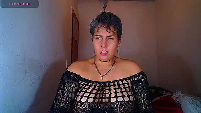 Czat XXX na żywo – Yessi_rousse