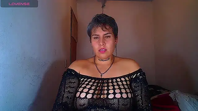 Chat XXX en directo de Yessi_rousse