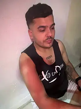 LatinBearX live XXX chat