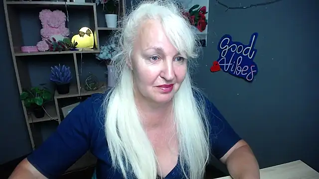 BlondyLeeBest – Naživo XXX chat